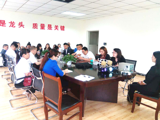 羞羞网页在线观看羞羞视频网站设备公司员工培训会现场图片